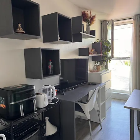 Daire Urbain A 2 Pas De Paris *